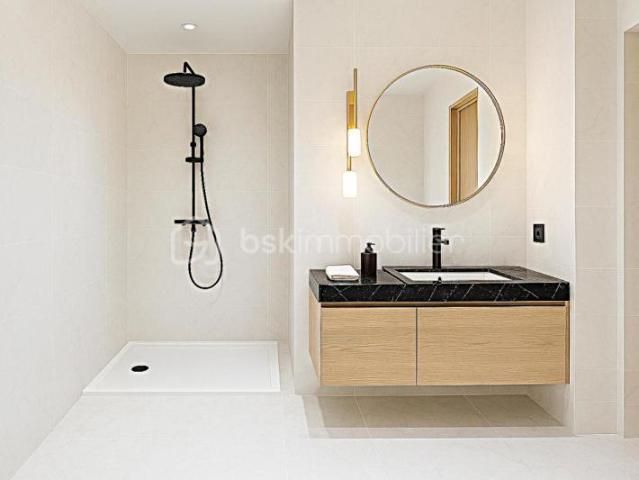 Maison exceptionnelle vue panoramique, d’une superficie de 144 m², sur sous sol de 56 m² édifié sur terrain de 410 m² arboré et paysagé, RT 2020, 4 chambres, une salle d'eau, une salle de bain, 2 wc séparés