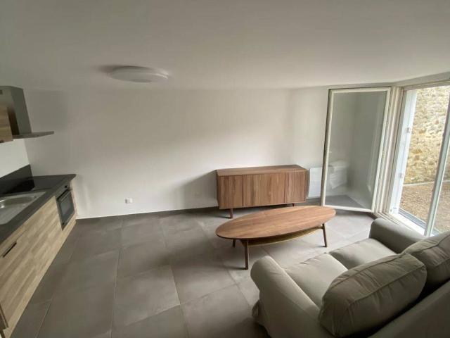 Maison F2 indépendante de 40m², en fond de cour, avec jardin