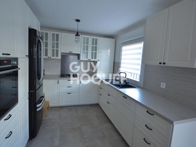 Maison F4 meublée de 82 m² à louer à Villepreux
