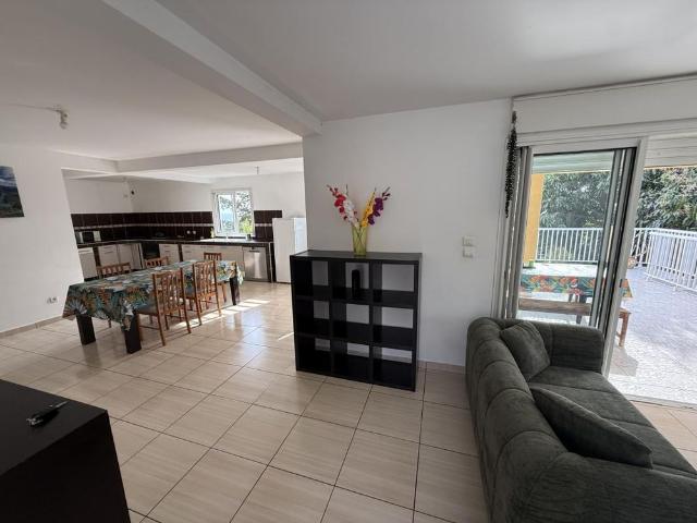 Maison F5/6 meublée de 120 m2 à La Rivière Saint Louis centr