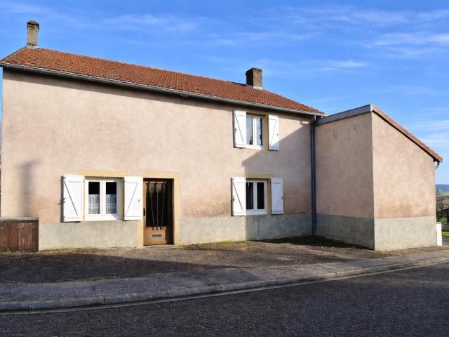Maison F5 avec jardin et dépendance