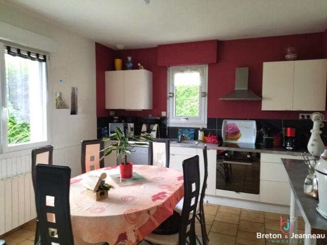 maison f6 à ernee