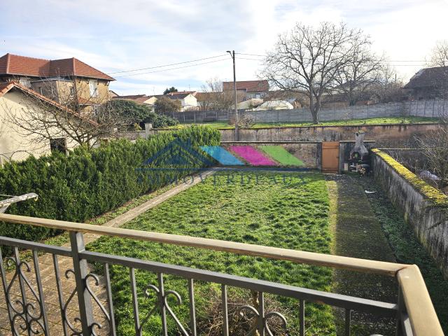 MAISON F7 avec GARAGES et TERRAIN