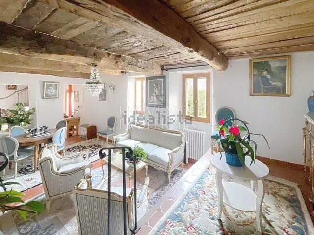 Maison, Fox Amphoux
