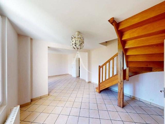 MAISON FONTAINE LE PORT 4 pièce s 80 m2