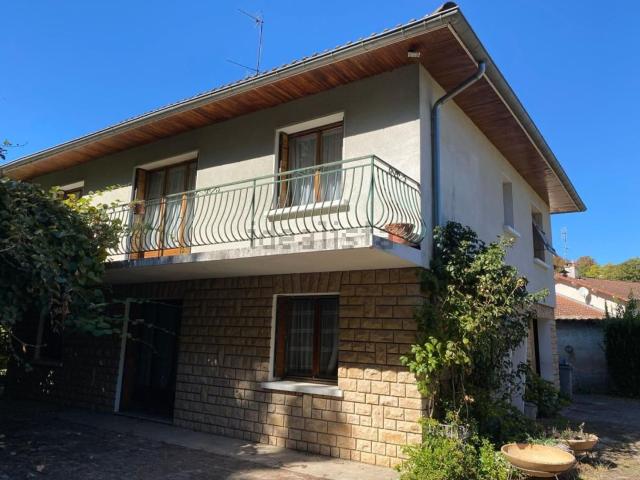 Maison, Fontaines Saint Martin