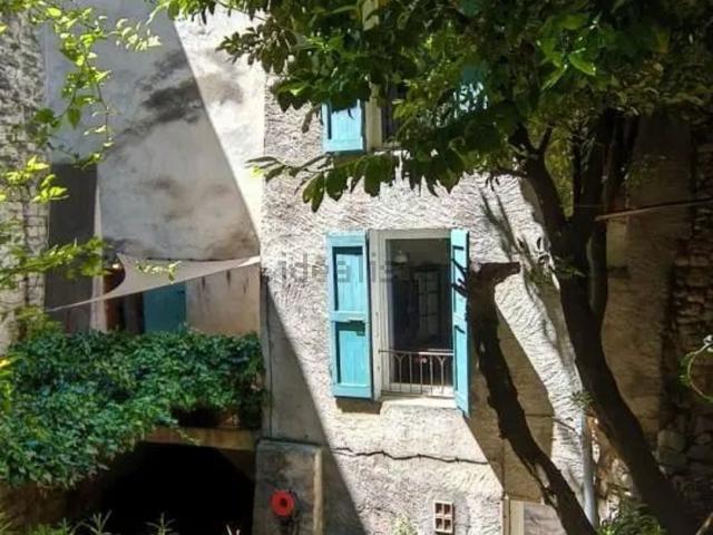 Maison, Forcalquier