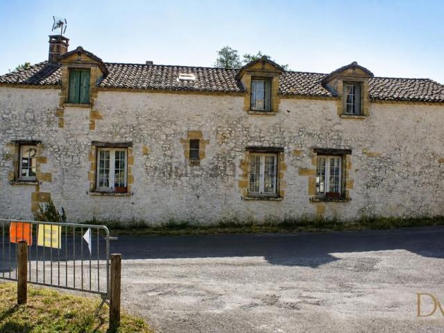 Maison, Faux