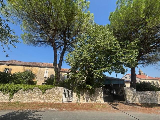 Maison, Faux