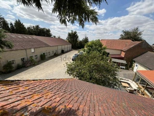 Maison, Faverolles