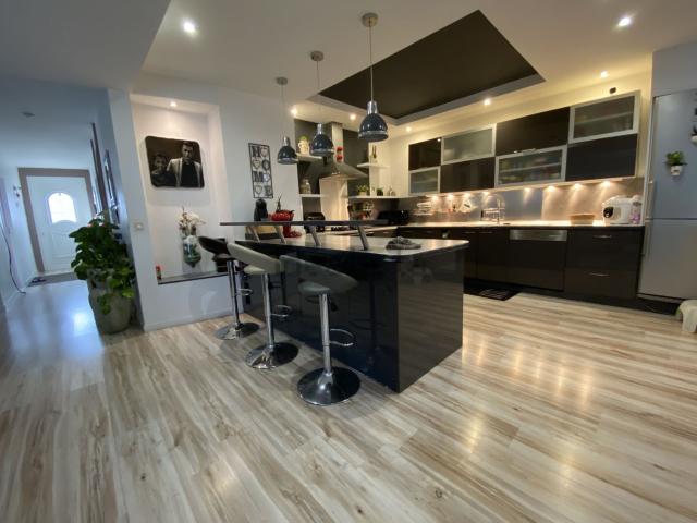 Maison, Falck