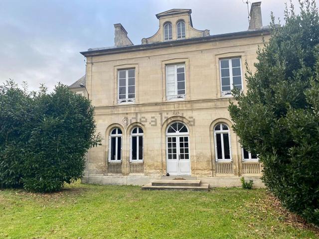 Maison, Falaise