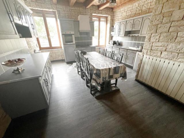 Maison Famialiale Spacieuse avec potentiel locatif 54300 Lun