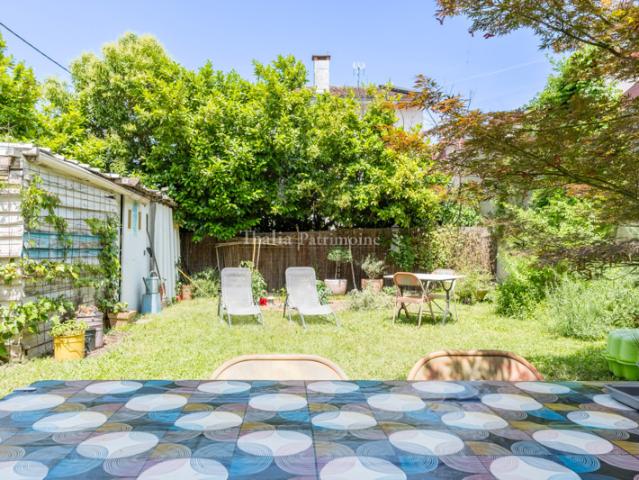 Maison familiale multi potentiel avec jardin Plein coeur de