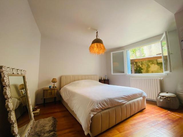 Maison familiale mitoyenne 165 m², 5 chambres, Proche Cahors 165m² Arcambal