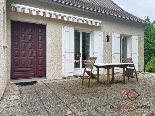 Maison familiale au calme avec grand terrain et sous sol complet