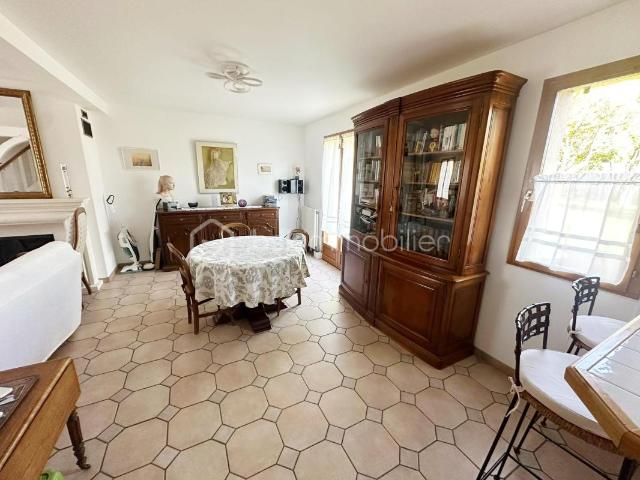 Maison familiale au calme avec grand terrain plat de plus de 1 000 m²