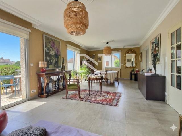 Maison familiale au calme avec vie de plain pied et grand sous sol