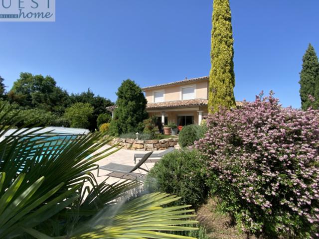Maison familiale au calme, jardin arboré et piscine