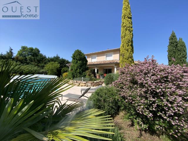 Maison familiale au calme, jardin arboré et piscine 350m² Ecully