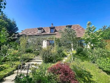 Maison familiale au coeur d'un jardin intimiste à Cormeilles en