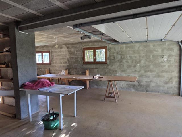 Maison familiale avec 6 chambres et grand terrain