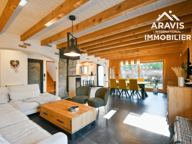 Maison familiale avec garage Xxl et studio indépendant 195m² Thônes