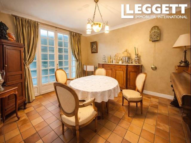 Maison familiale avec grand jardin arboré, volumes rares et fort potentiel à Argentan