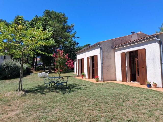 Maison familiale avec grand terrain boisé à Le Grand Village