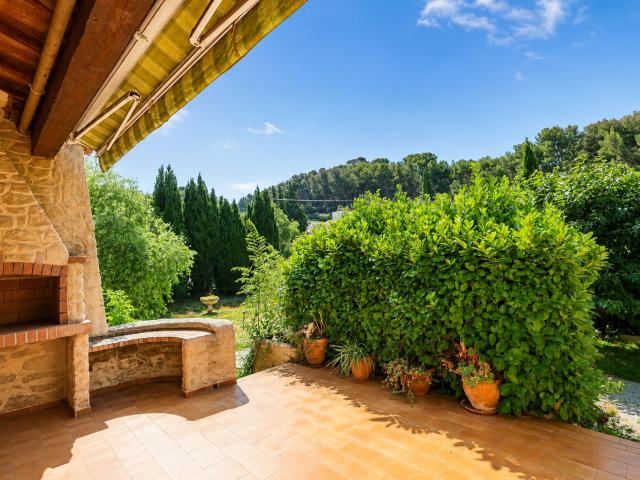 Maison familiale avec grand terrain piscinable