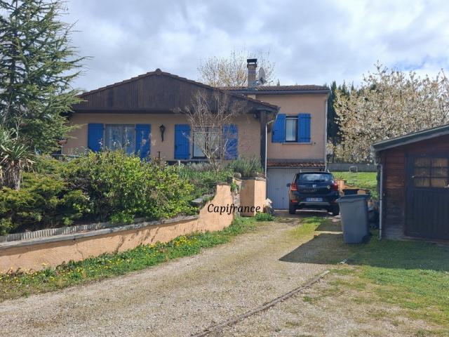Maison familiale avec grand terrain, piscine – Saint Martin la Plaine