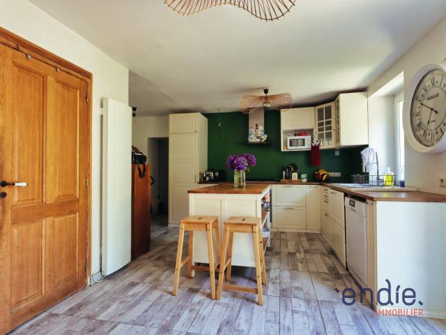 Maison familiale avec dépendance à seulement 10 ' de Pontivy