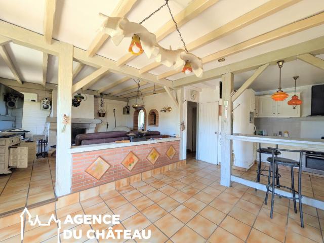 Maison familiale avec fort potentiel 187 m2 Terrain 741 m2 Piscine Grand garage