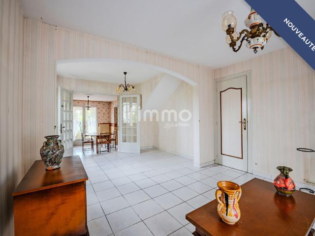 Maison familiale avec jardin et garage