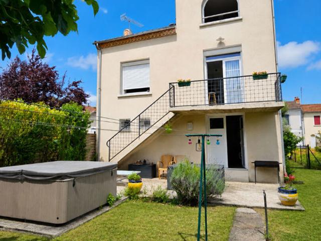 Maison familiale avec jardin, garage et terrasse ? À pied de toutes les commodités