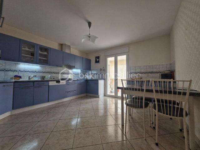 Maison familiale avec sous sol complet à Chenôve