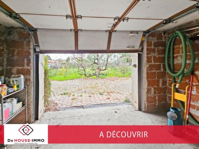 Maison familiale avec sous sol complet, piscine et terrain clos