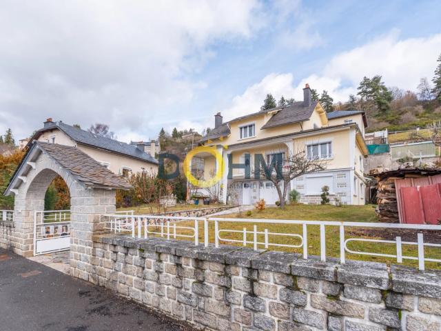 maison, avec studio indépendant sur terrain clos de 600 m2