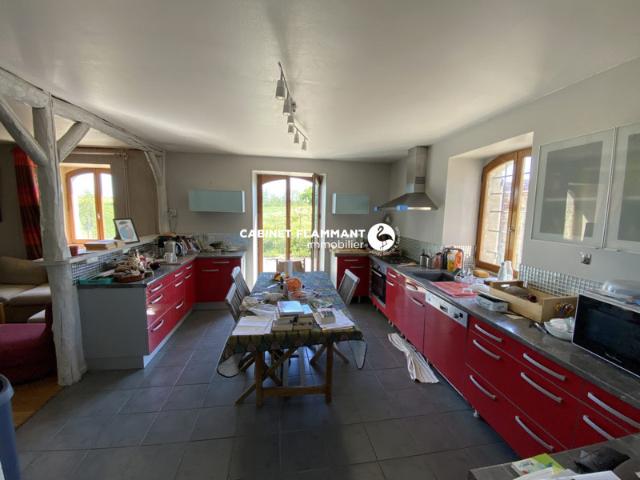 MAISON FAMILIALE AVEC PARC ARBORE
