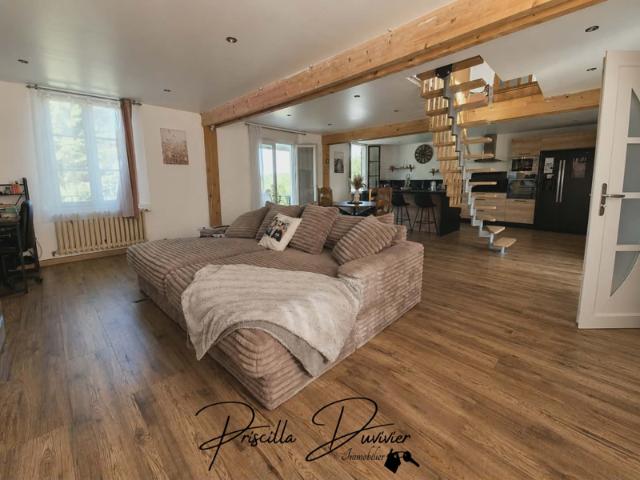 Maison familiale avec pièce de vie de 58 m2, véranda, garage