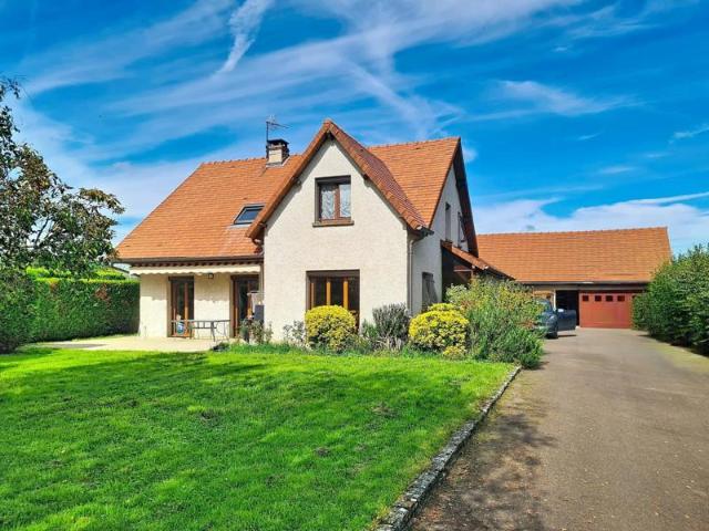 Maison familiale avec piscine à 10 min Chalon