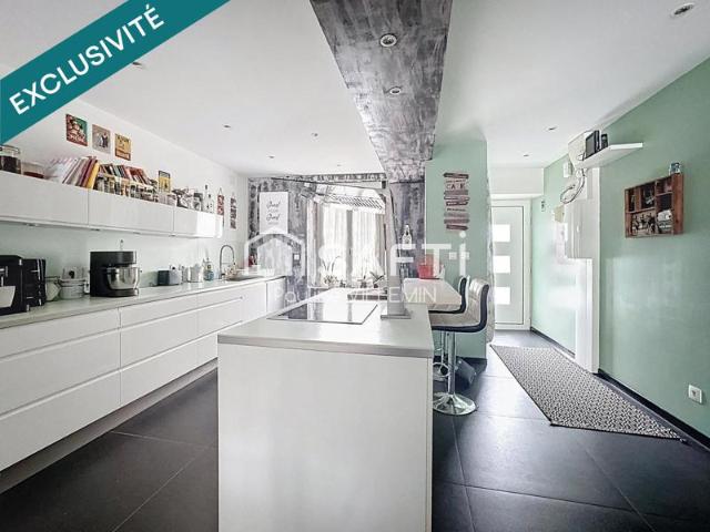 Maison familiale clé en main – Piscine chauffée, 3 chambres + 1 bureau excellent confort énergétique