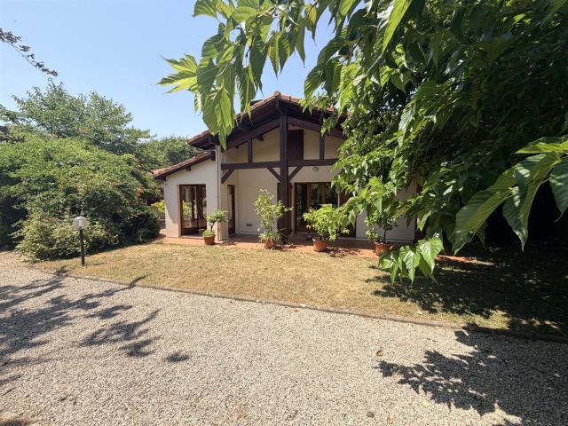 Maison Familiale Avec Piscine 181m² Villeneuve de Marsan