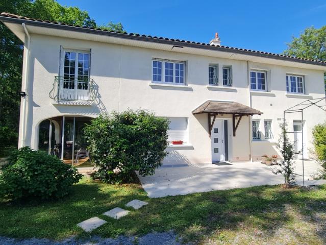 Maison familiale avec piscine