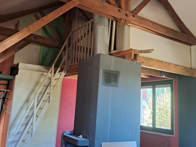 Maison familiale avec piscine, atelier et terrain