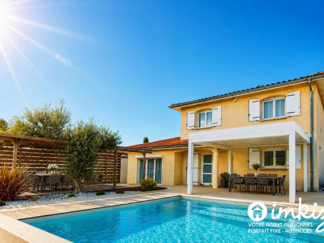 Maison familiale avec piscine et beaux volumes