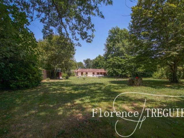Maison familiale avec piscine et grand jardin AU CALME !