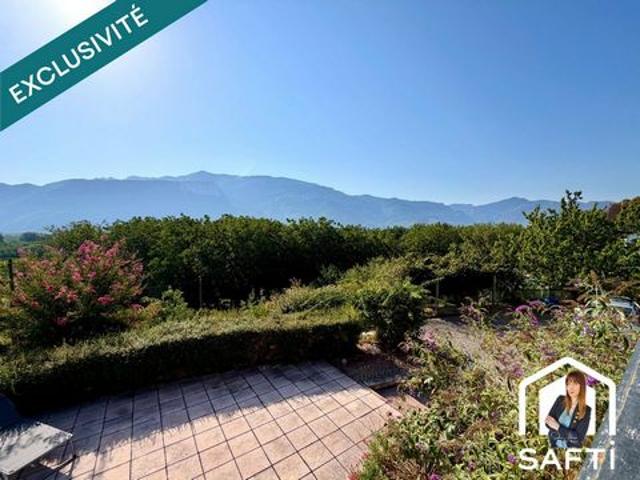 Maison familiale avec piscine, grand sous sol et terrain arboré avec vue sur le Vercors