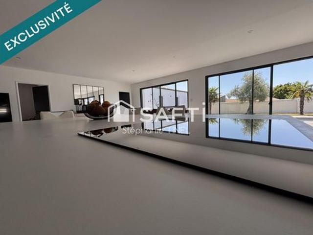 Maison familiale avec piscine, jardin et vue dégagée