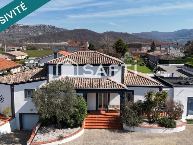 Maison familiale avec piscine, studio indépendant et suite p. 194m² Foix